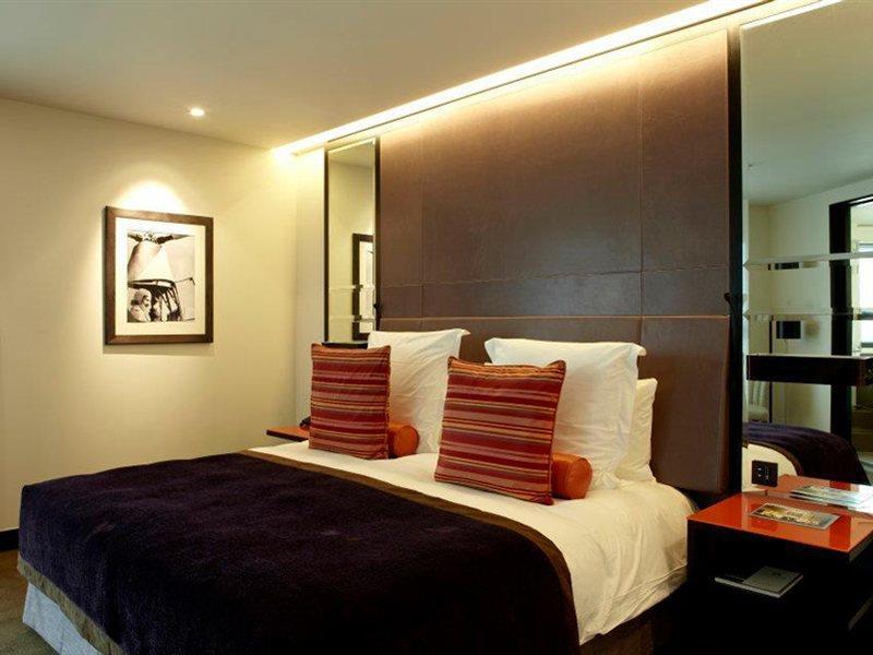 Crowne Plaza Battersea 4* Londra